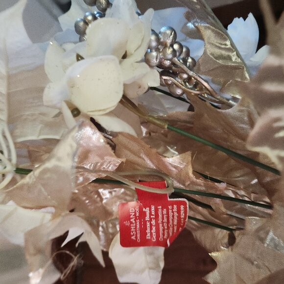 Box of Ashland christmas Noel Flowers/Holiday Decor Mixed Lot Deluxe Bush Box - Picture 13 of 15